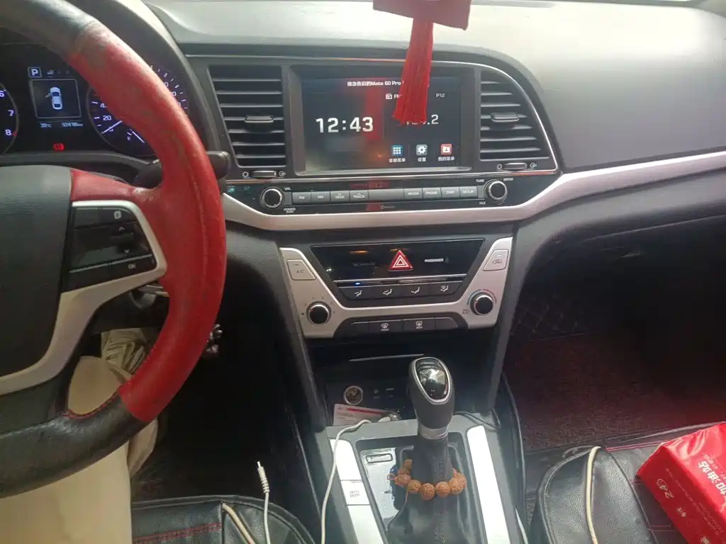 Hyundai Elantra — миниатюра 6