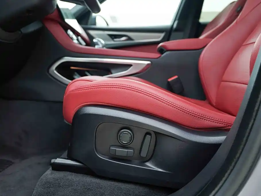 Jaguar F-PACE — миниатюра 13