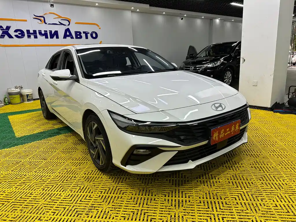 Hyundai Elantra — миниатюра 3