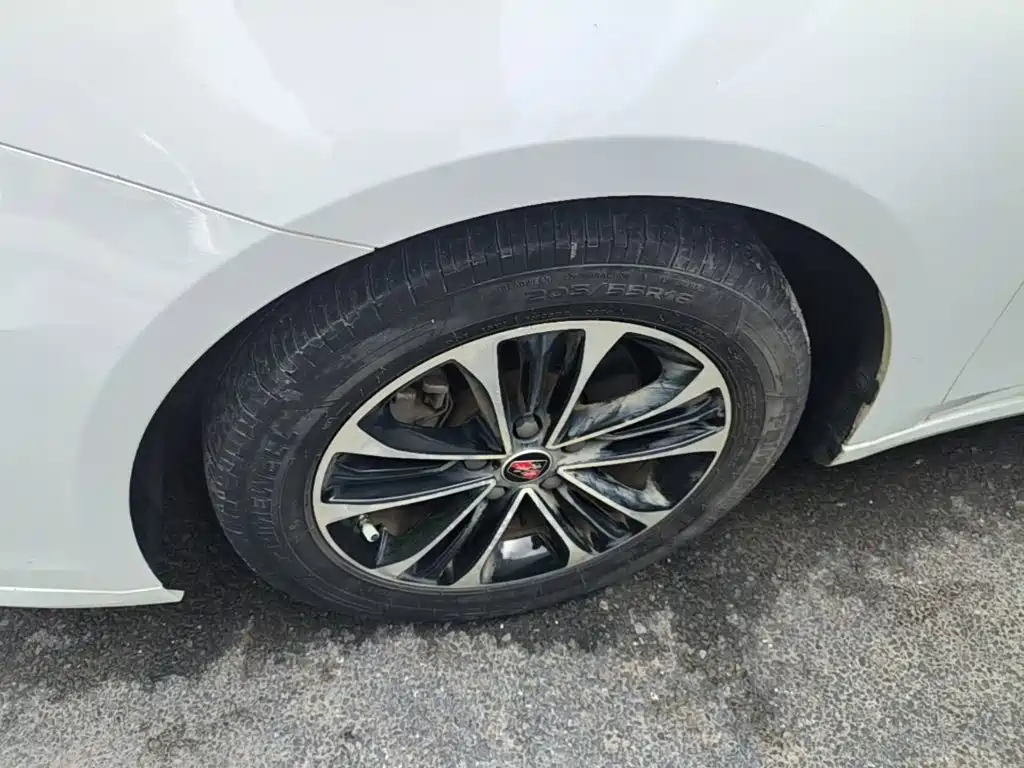 Roewe i6 New Energy — миниатюра 23