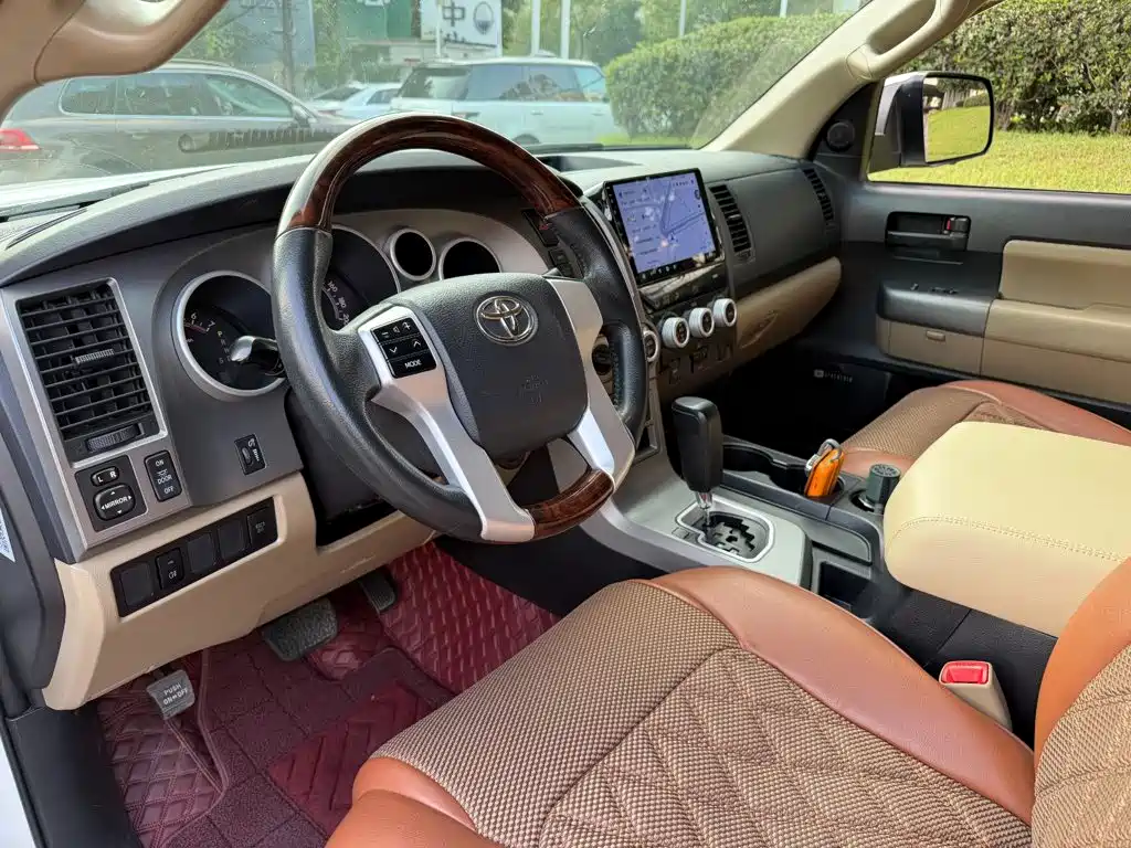 Toyota Sequoia — миниатюра 7