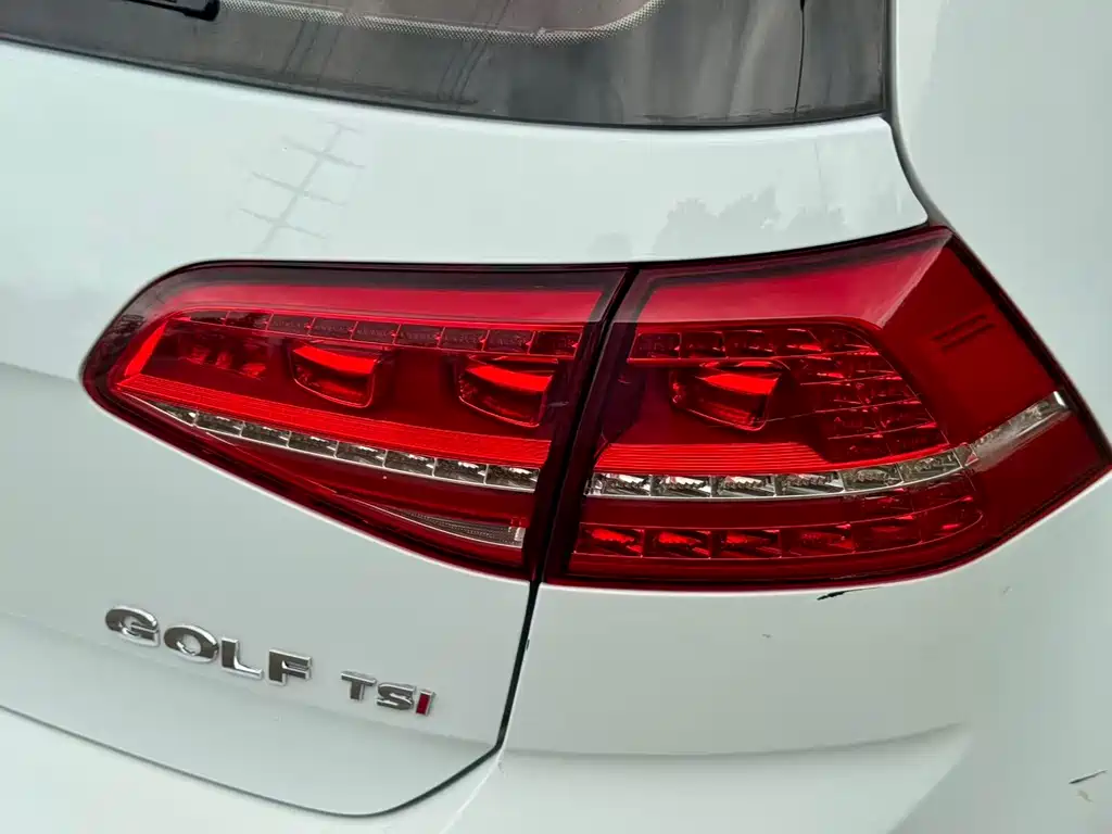 Volkswagen Golf 2016 230TSI AT Comfort