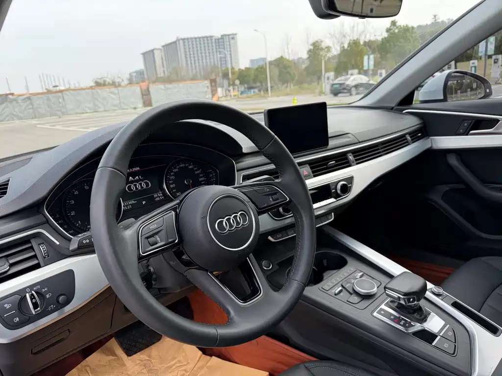 Audi A4L 2017 Plus 40 TFSI Fashion