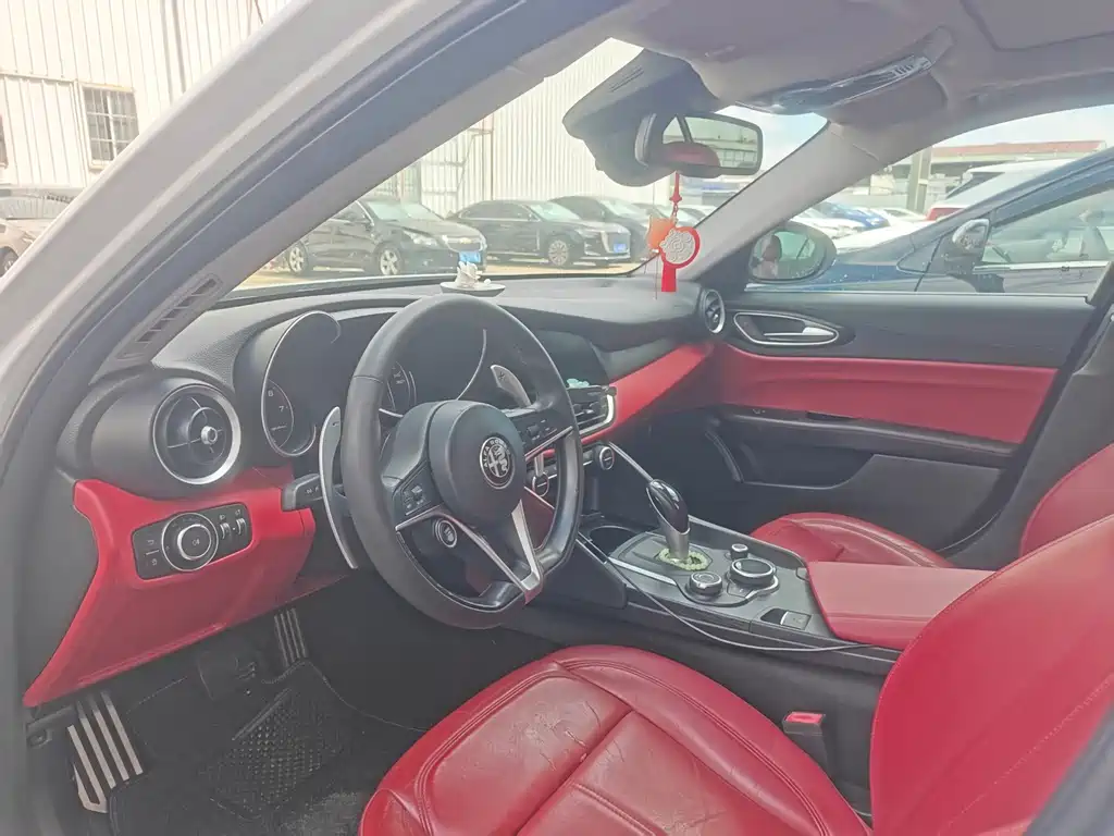 Alfa Romeo Giulia — миниатюра 8