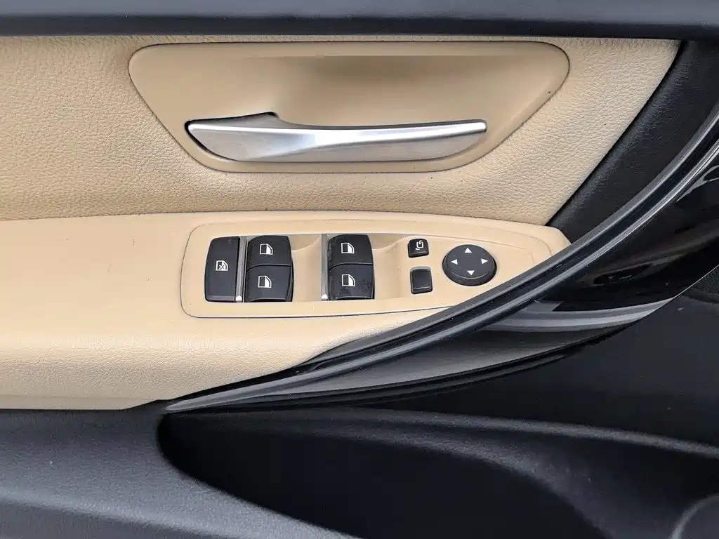 BMW 3 Series — миниатюра 9