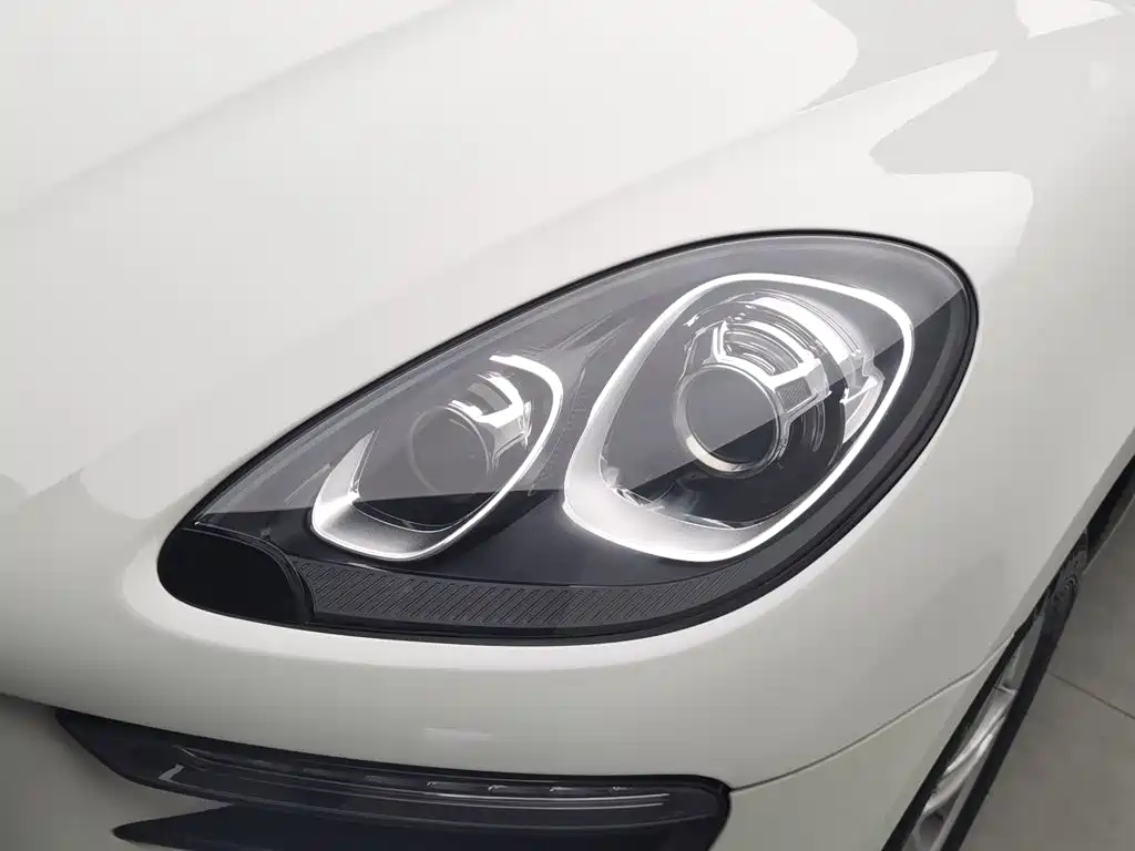 Porsche Macan — миниатюра 7