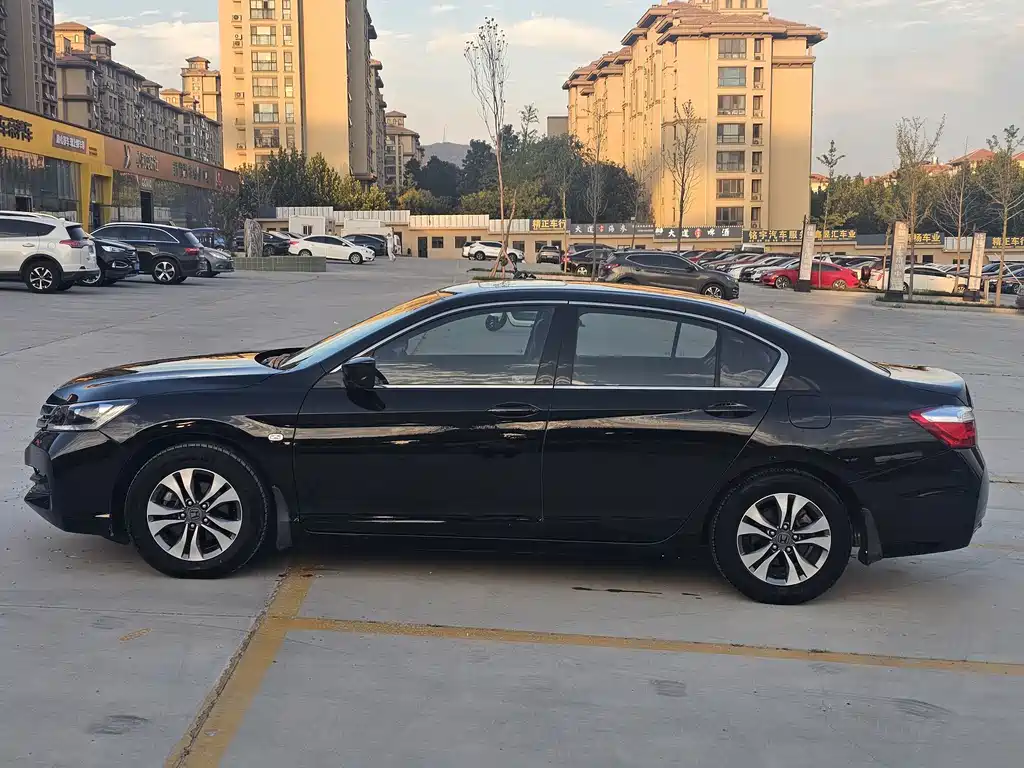 Honda Accord — миниатюра 5