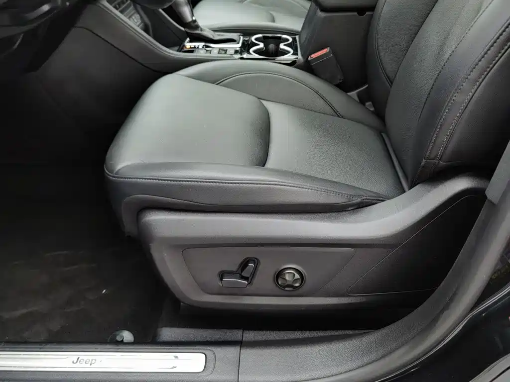 Jeep Grand Commander — миниатюра 20