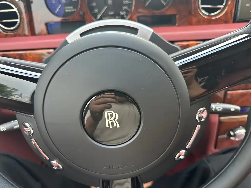 Rolls-Royce Phantom — миниатюра 4