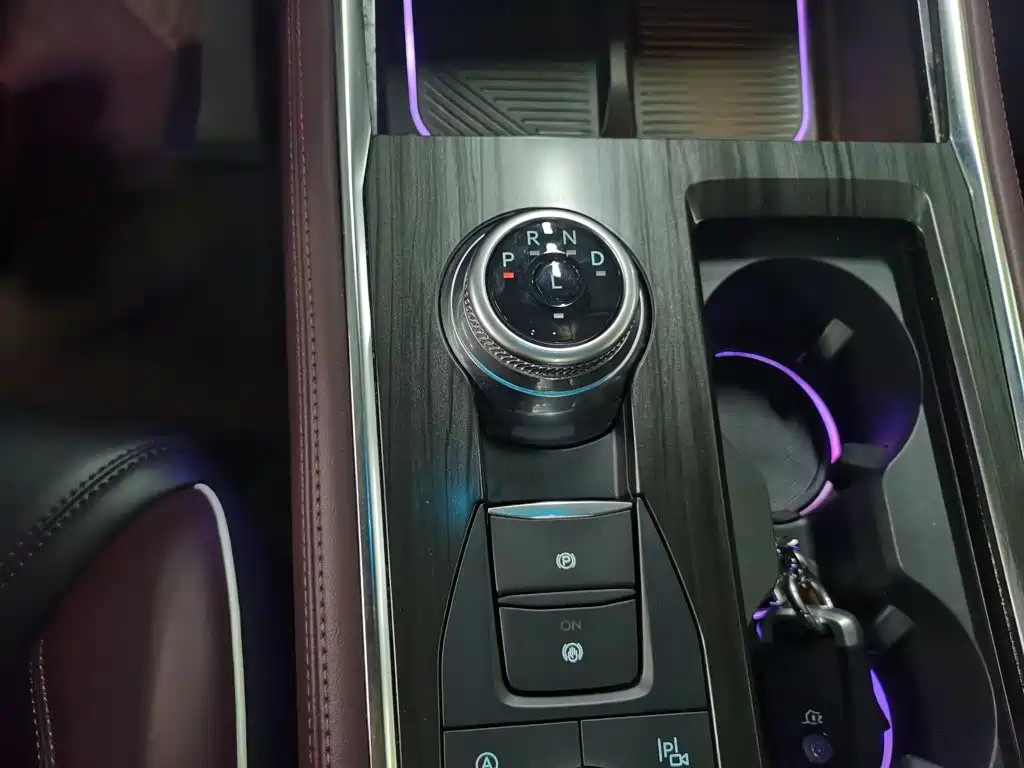 Ford Explorer — миниатюра 16