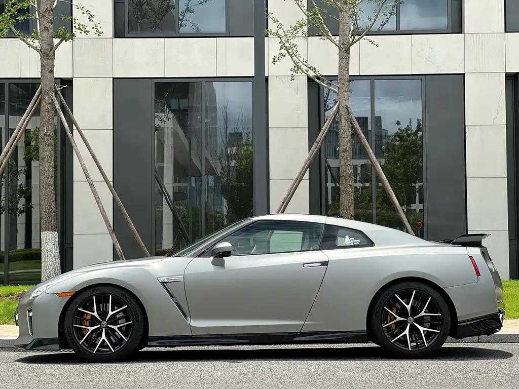 Nissan GT-R 3.8T Premium Edition, фото 7