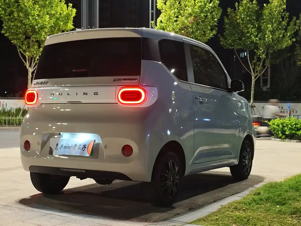 Wuling MINIEV — миниатюра 6