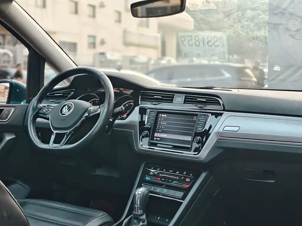 Volkswagen Touran — миниатюра 15