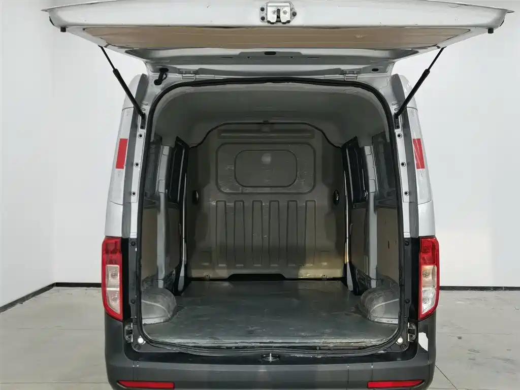 CHANGAN CROSS STAR V3