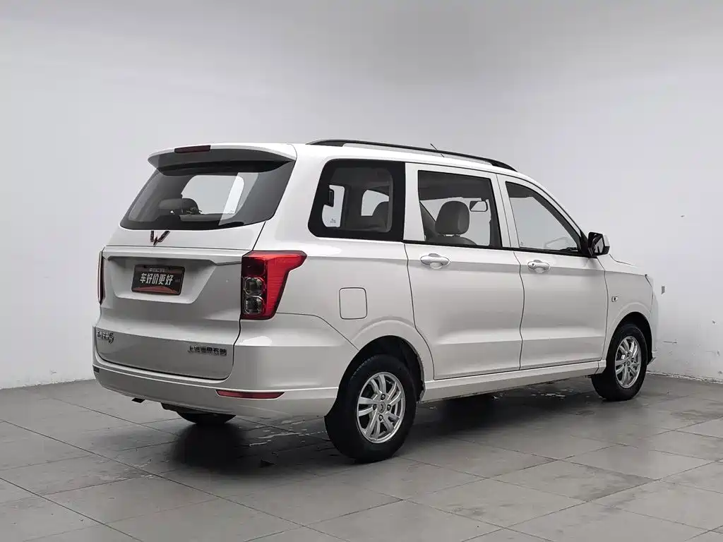 Wuling Hongguang — миниатюра 2