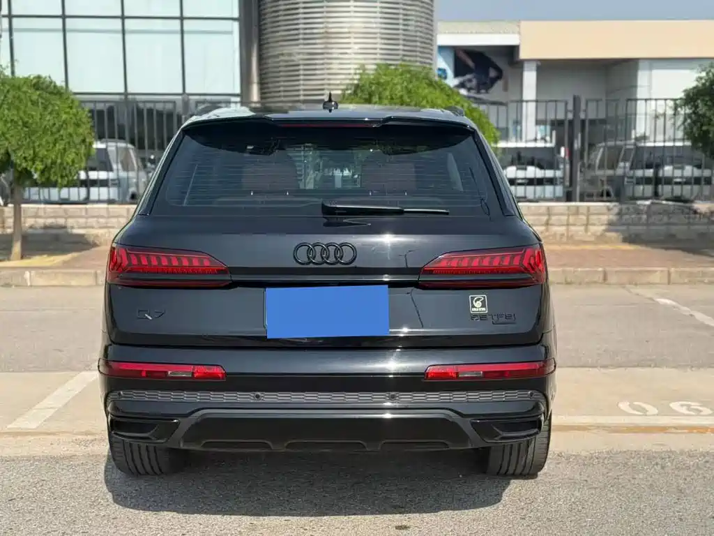 Audi Q7 — миниатюра 5
