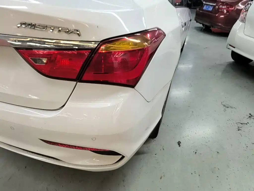 Hyundai Mistra — миниатюра 8