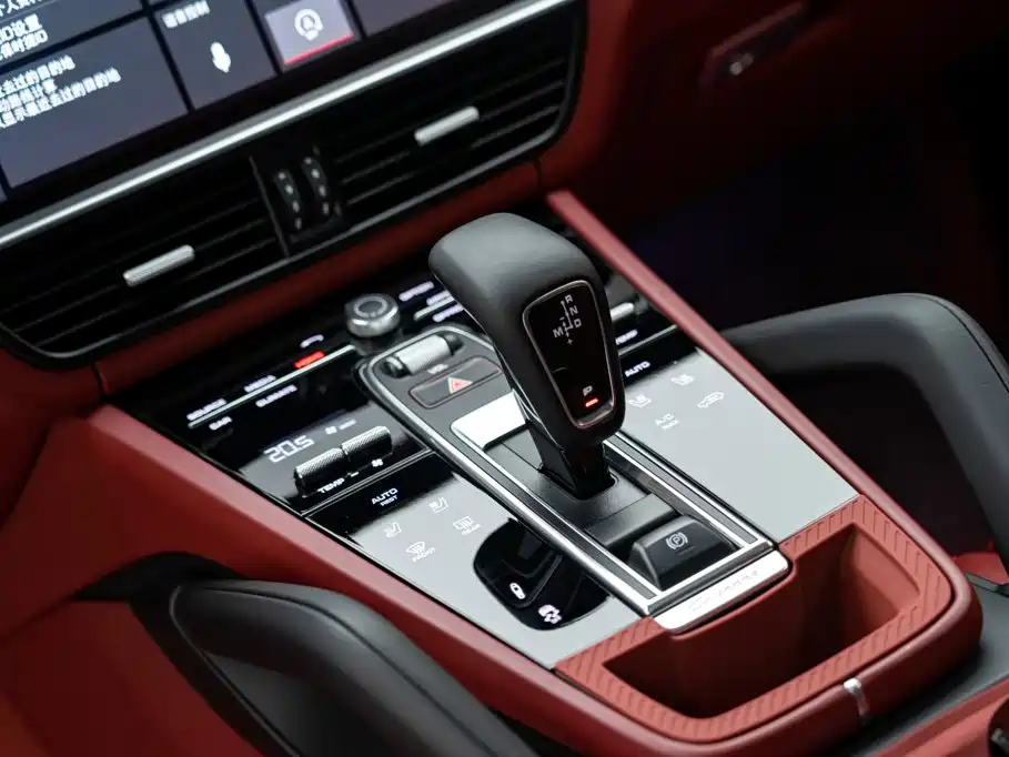 Porsche Cayenne — миниатюра 16