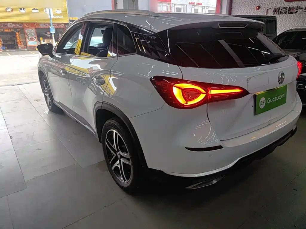 MG MG ONE — миниатюра 5