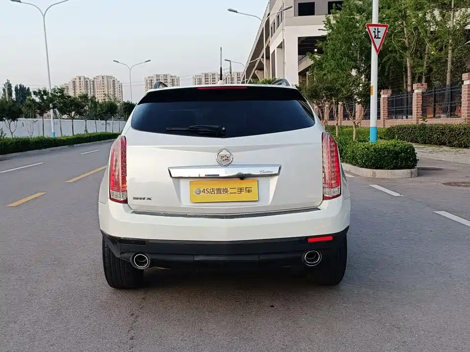Cadillac SRX — миниатюра 6