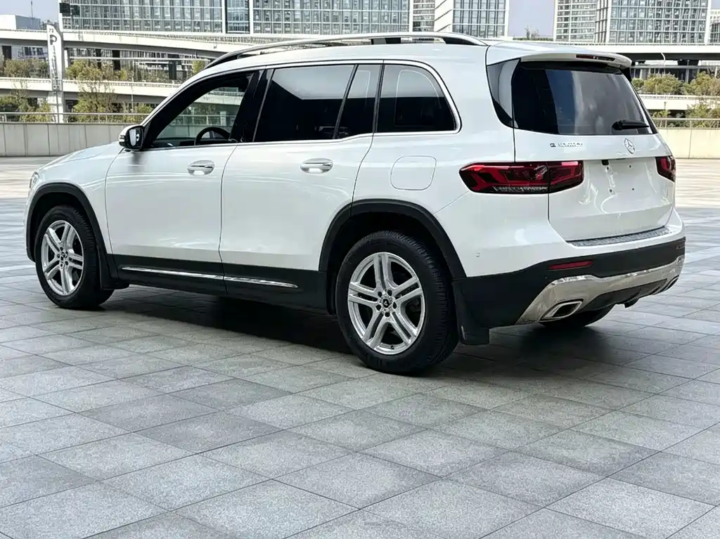Mercedes-Benz GLB — миниатюра 9