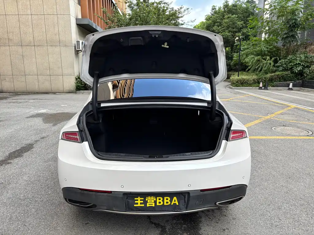 Lincoln MKZ — миниатюра 15
