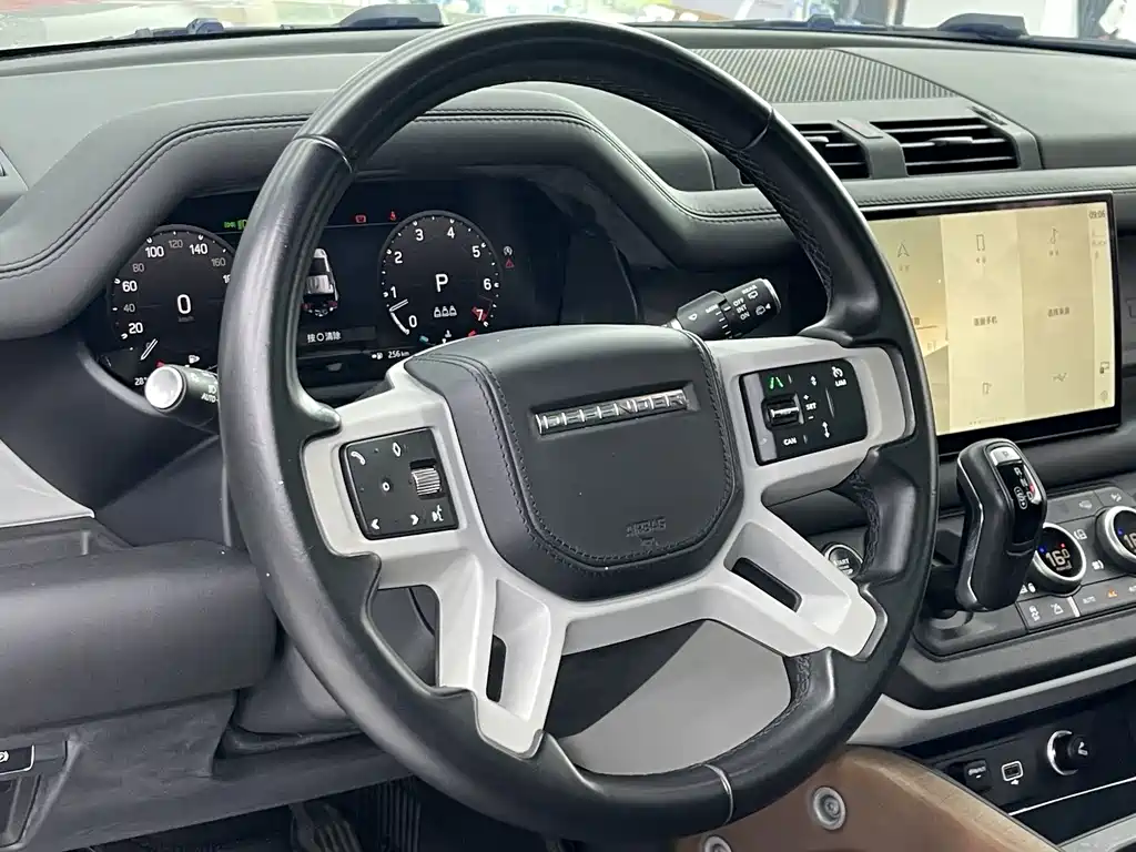 Land Rover Defender — миниатюра 3