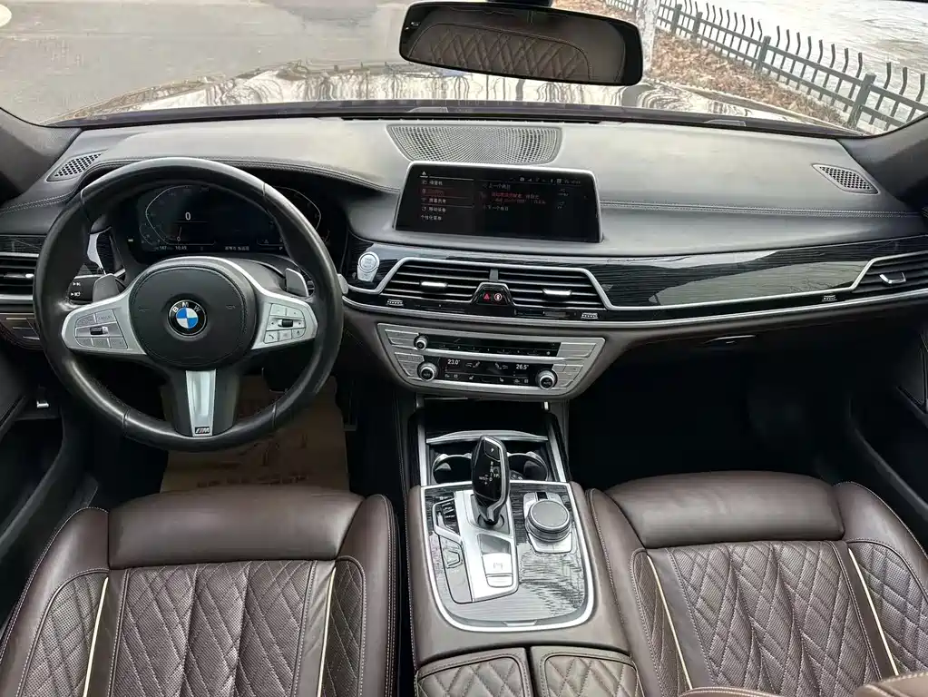 BMW 7 SERIES