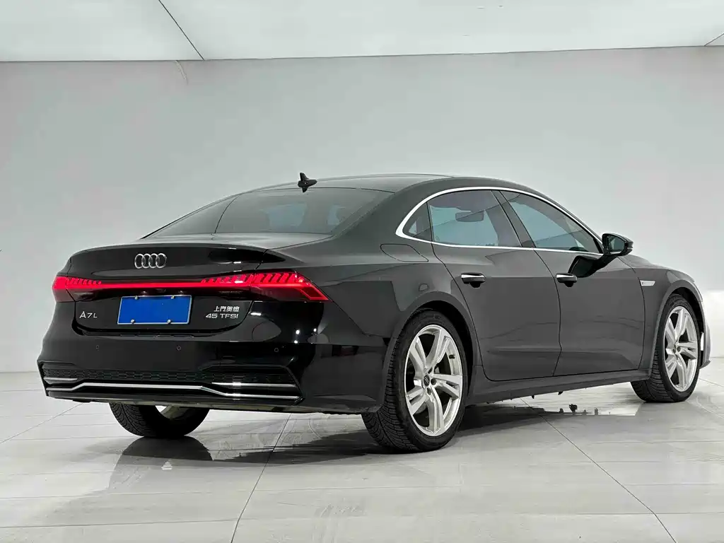 AUDI A7L