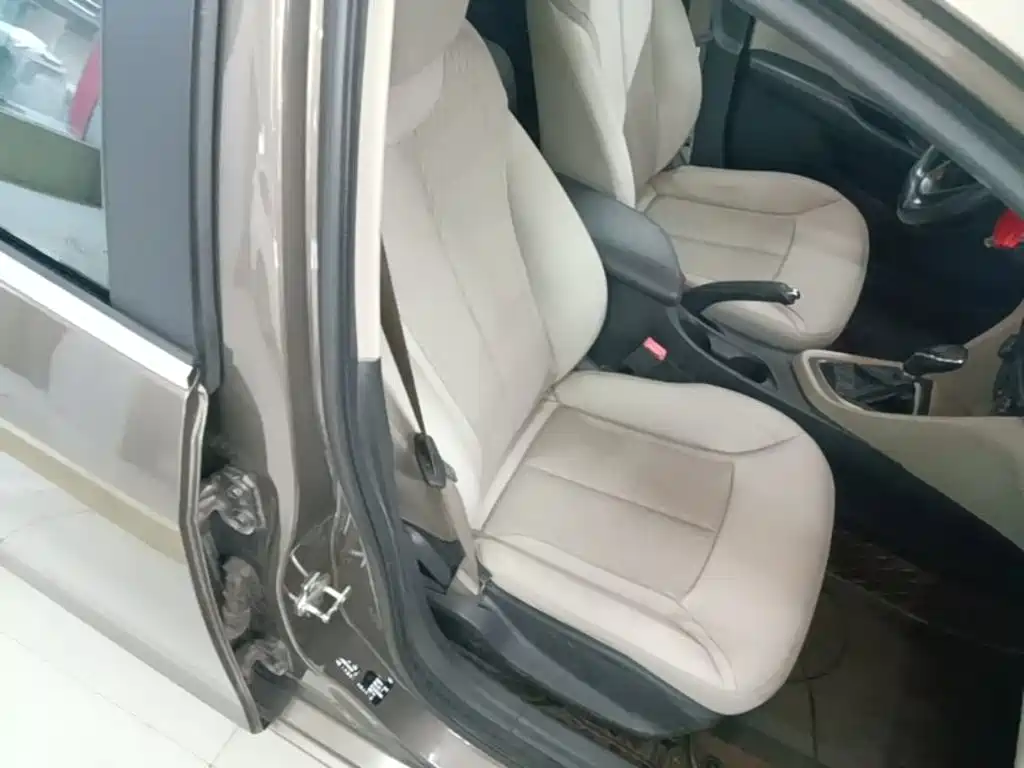 Buick Excelle — миниатюра 25
