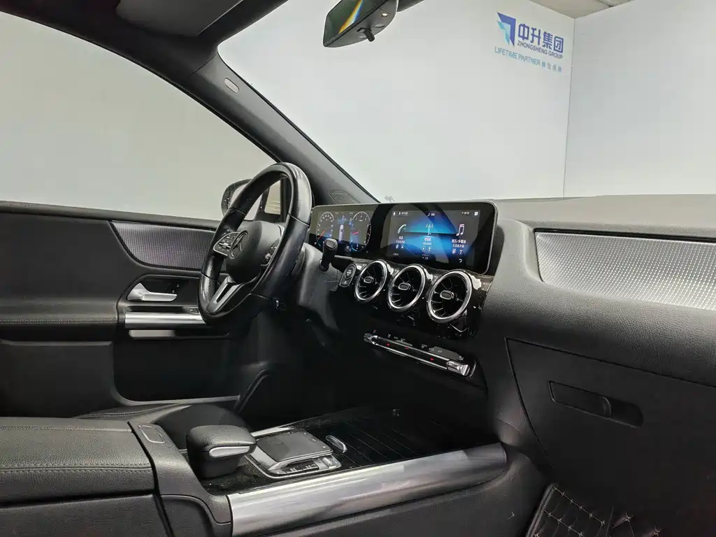 Mercedes-Benz B-Class — миниатюра 15