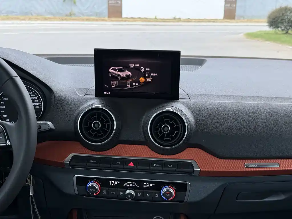 Audi Q2L — миниатюра 8