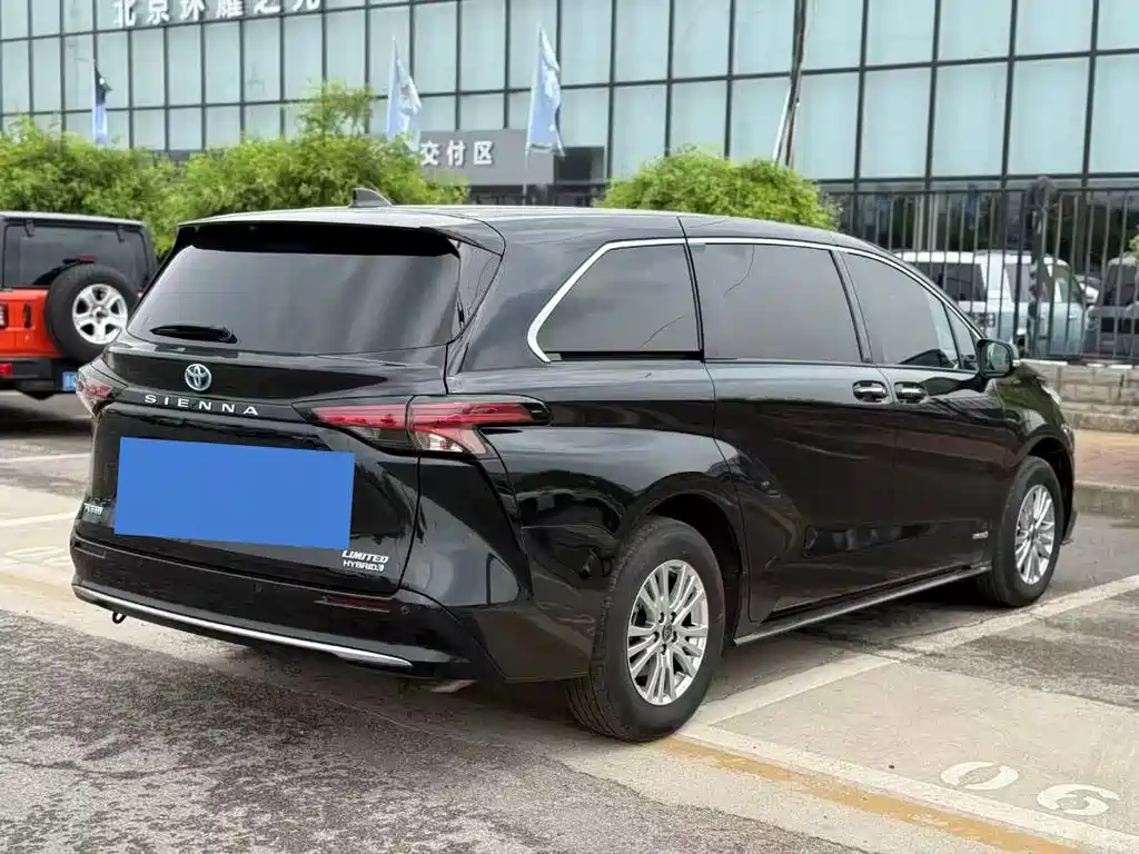 Toyota Sienna — миниатюра 6