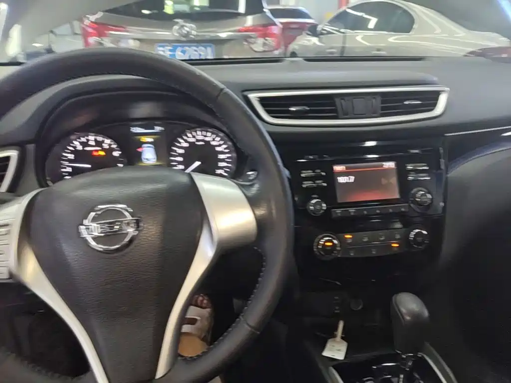 Nissan Qashqai — миниатюра 10