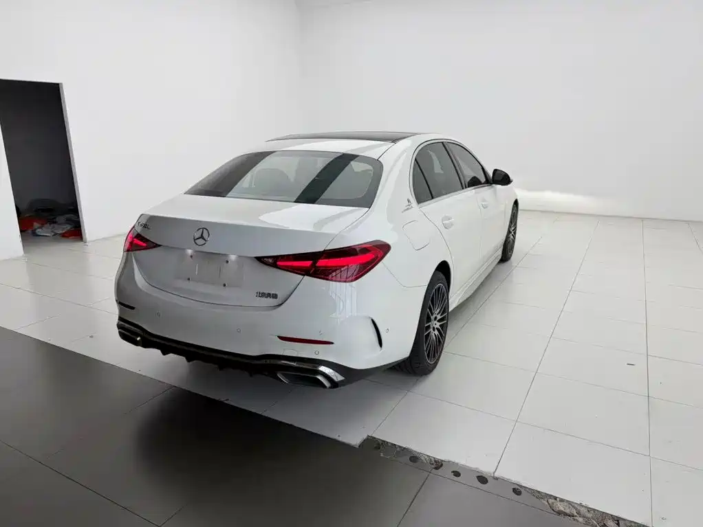 Mercedes-Benz C-Class — миниатюра 8