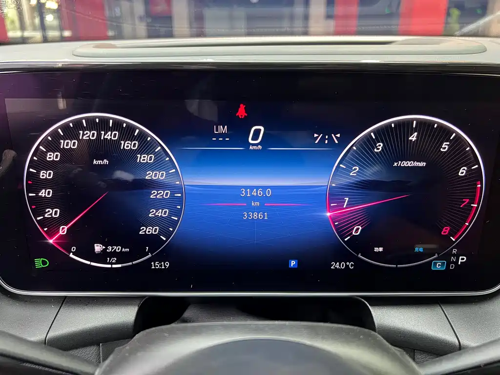 Mercedes-Benz GLC 2023 GLC 300 L 4MATIC Luxury 5 мест