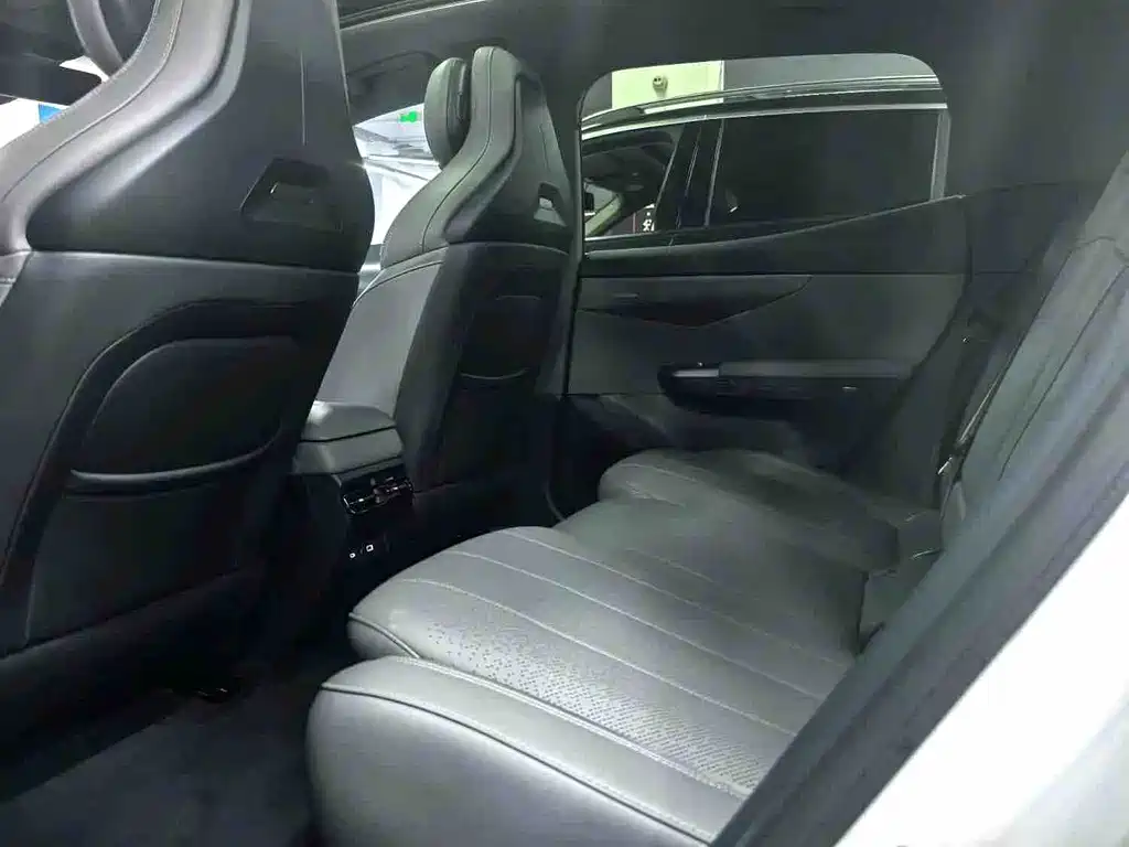 Lynk & Co 07 EM-P 2024 EM-P 126 Ultra
