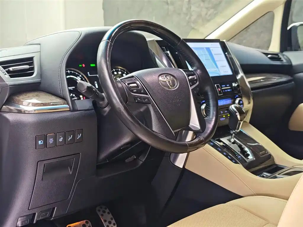 Toyota Alphard 2021 2.5L Luxury