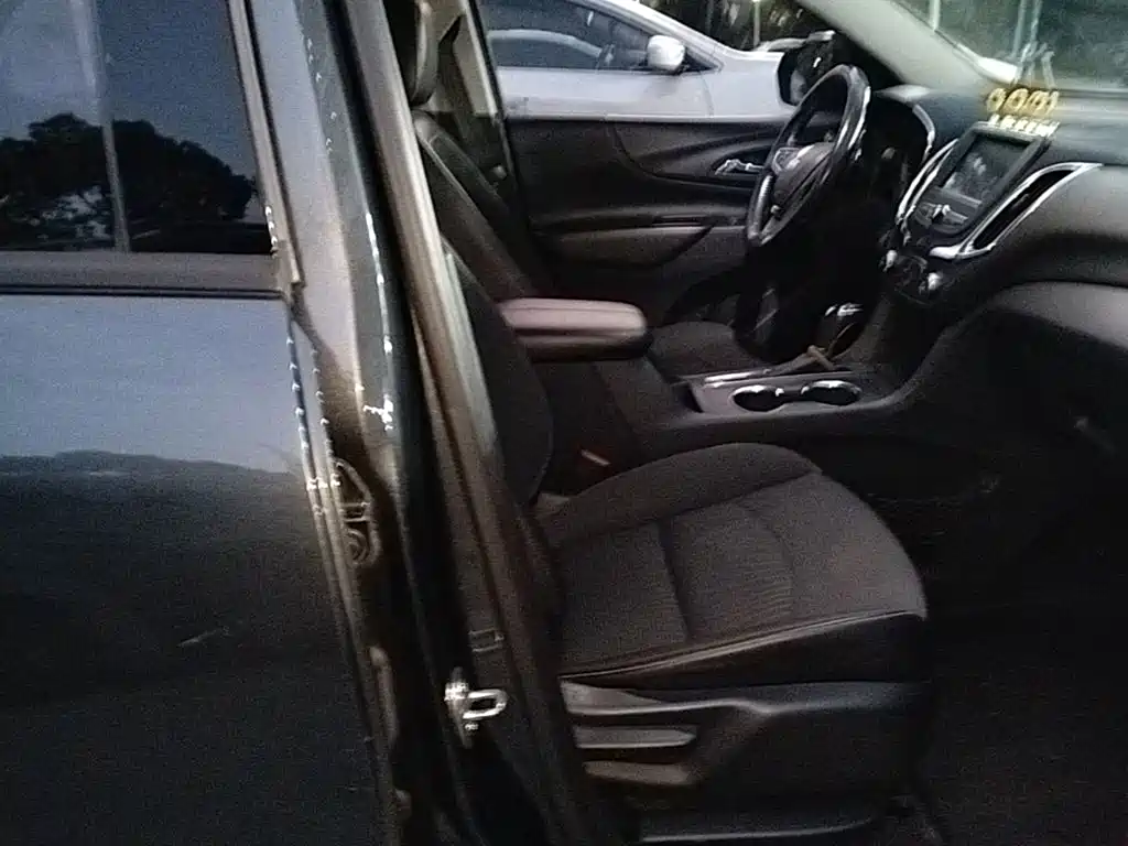 Chevrolet Equinox — миниатюра 25
