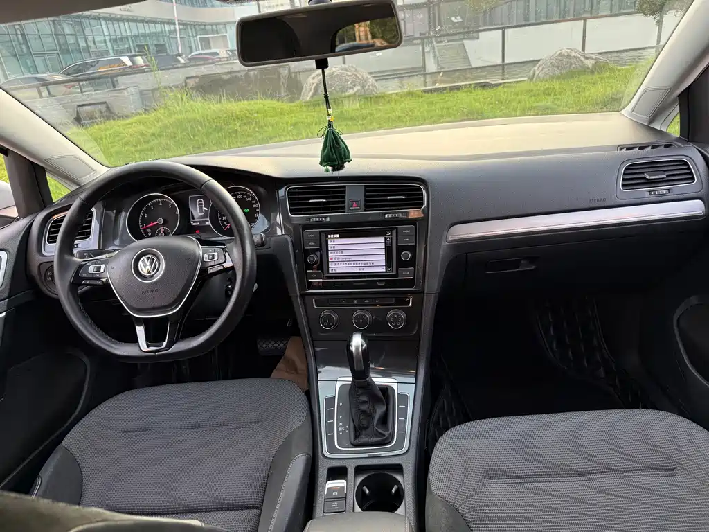 Volkswagen Golf — миниатюра 13