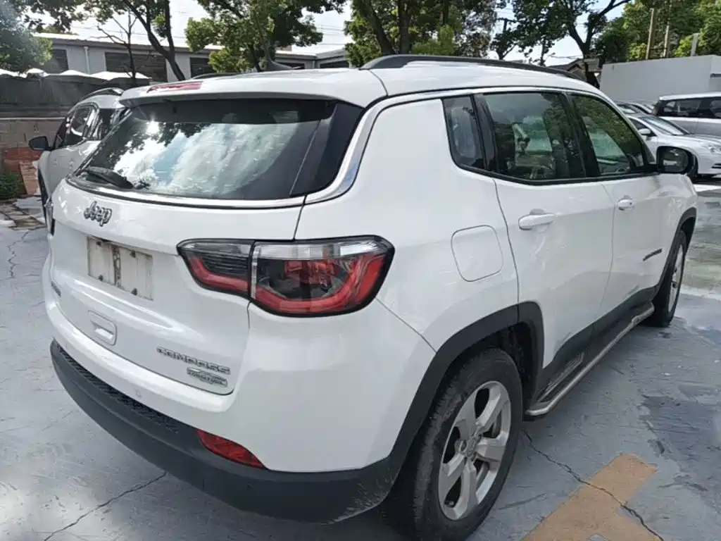 Jeep Compass — миниатюра 7