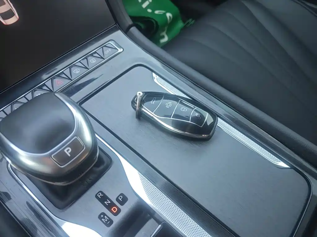 Hongqi Hongqi H5 — миниатюра 9