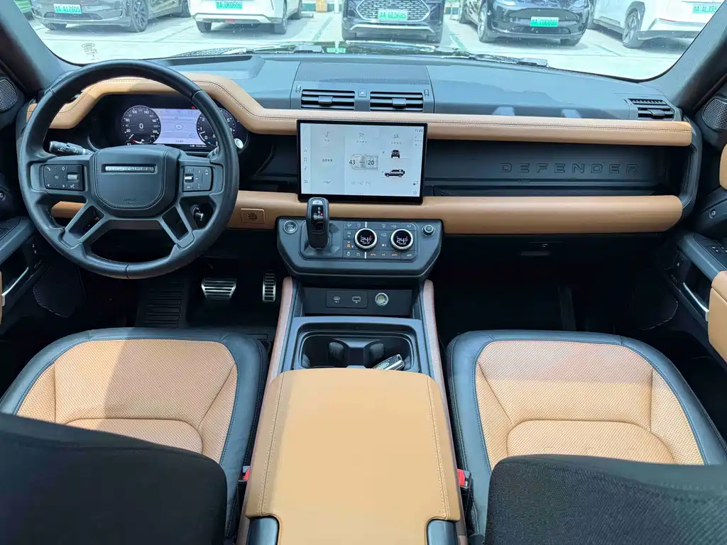 Land Rover Defender 2023 — фото 8
