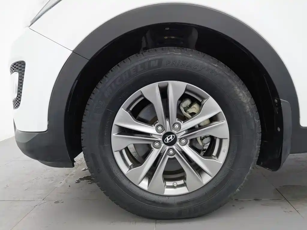 Hyundai Santa Fe — миниатюра 17