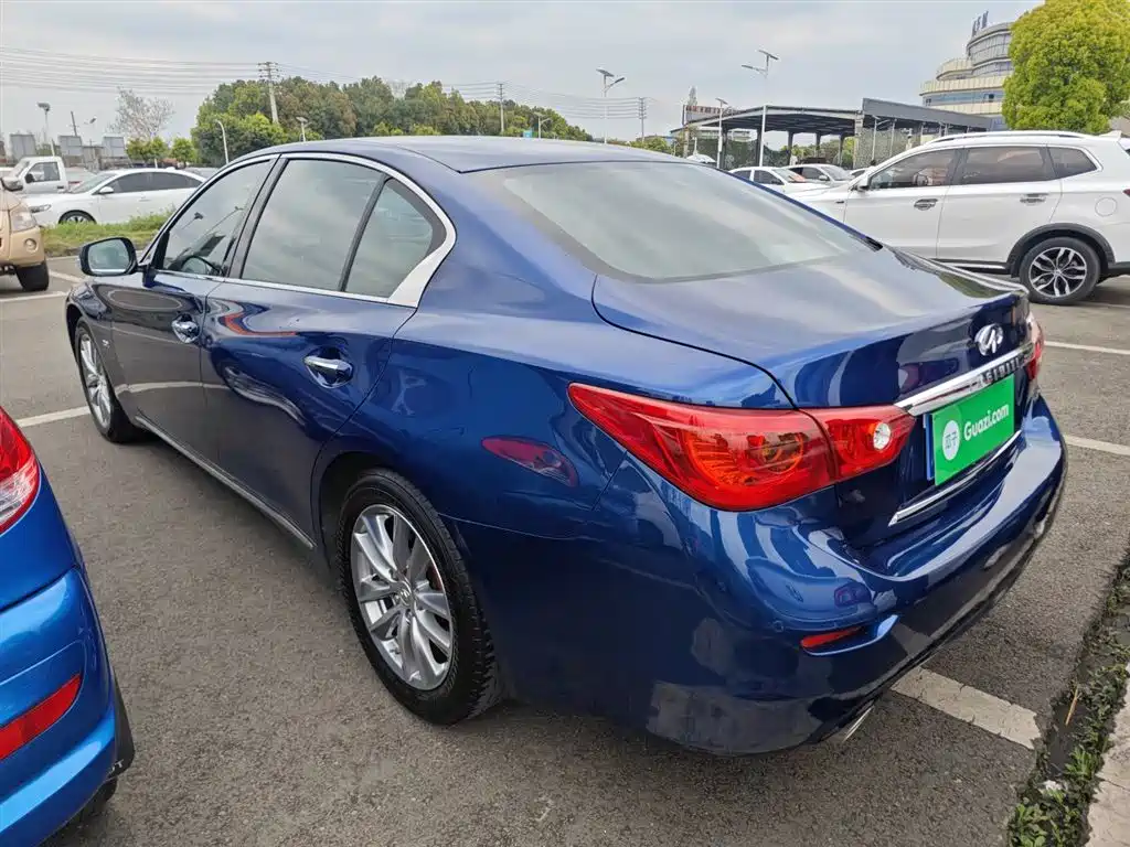 Infiniti Q50L 2016 2.0T Comfort