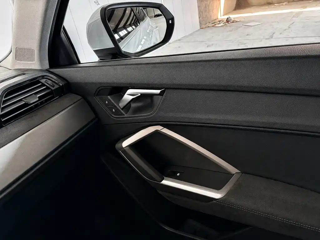 Audi Q3 — миниатюра 12