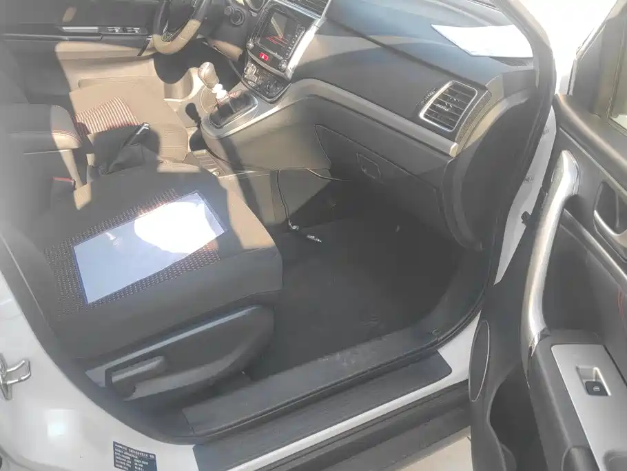 Haval M6 — миниатюра 8