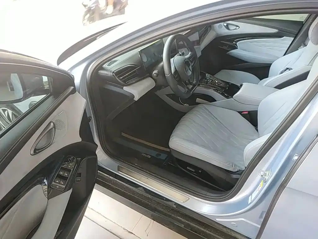 BYD Seal — миниатюра 16