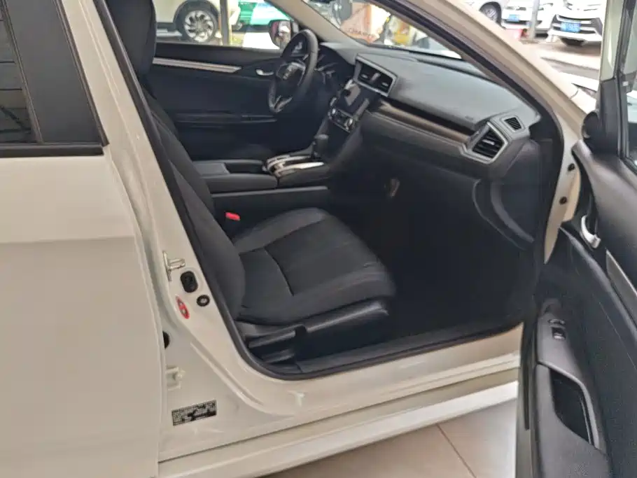 Honda Civic — миниатюра 8