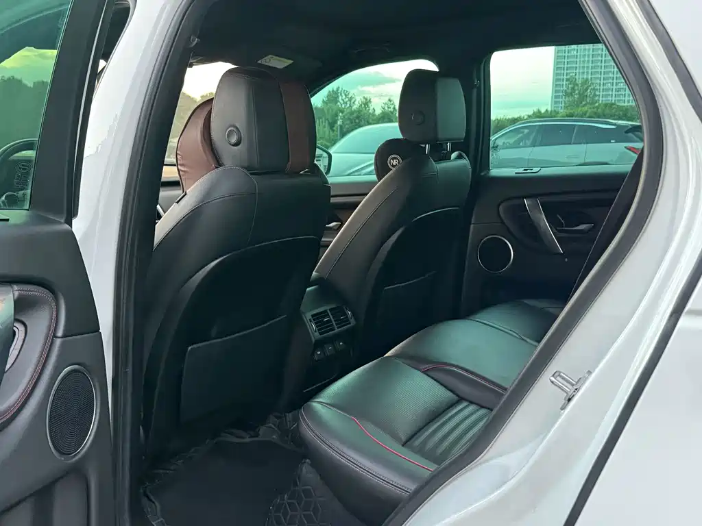 Land Rover Discovery Sport — миниатюра 6